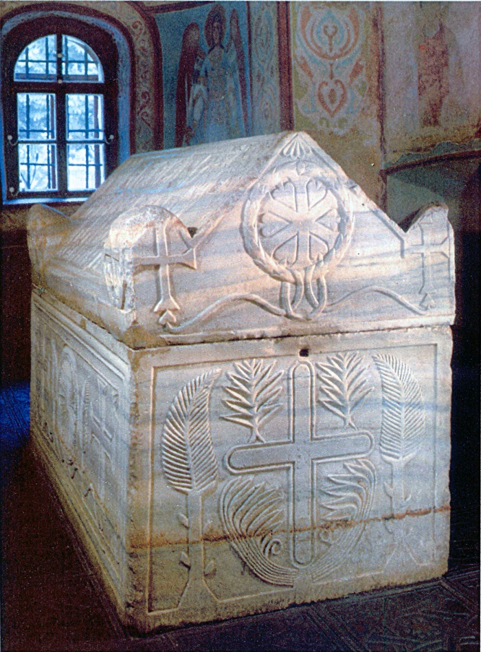 Мармуровий саркофаг князя Ярослава Мудрого у Софійському соборі