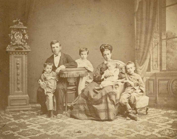Родина Грушевських. Ставрополь, 1876 р.