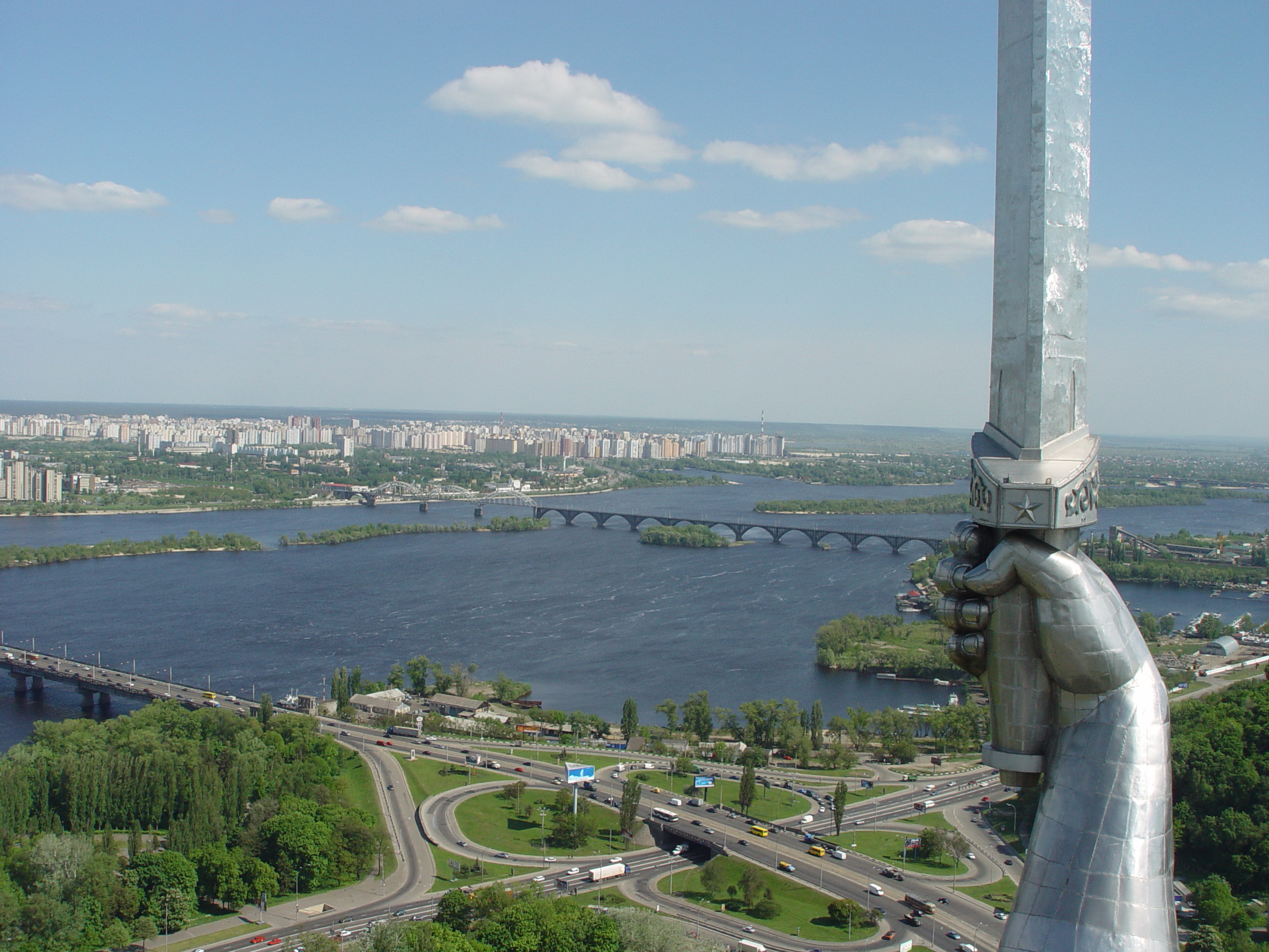 Соціальна революція і пам’ятки Золотоверхого Києва